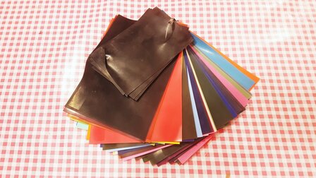 Ensemble de morceaux de latex color&eacute; &plusmn; 15x20 cm (700 grammes)