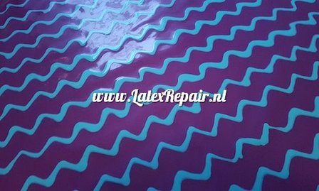 Latex met zig zag patroon om latex kleding te maken ipv te kopen