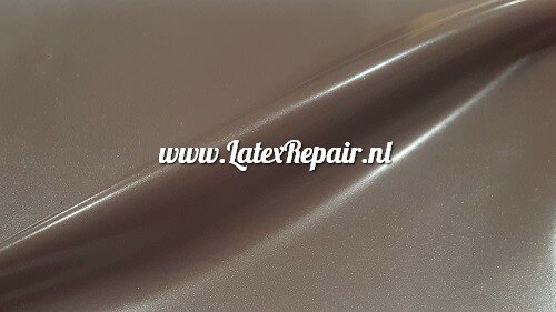 Metallic platinum latex sheet rubber