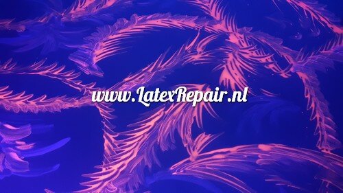 Latex - 40090 - Veren - met cool blacklight effect!